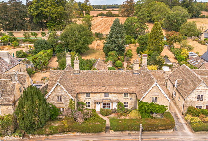 6 Bedroom Detached House For Sale In The Street, Grittleton, SN14