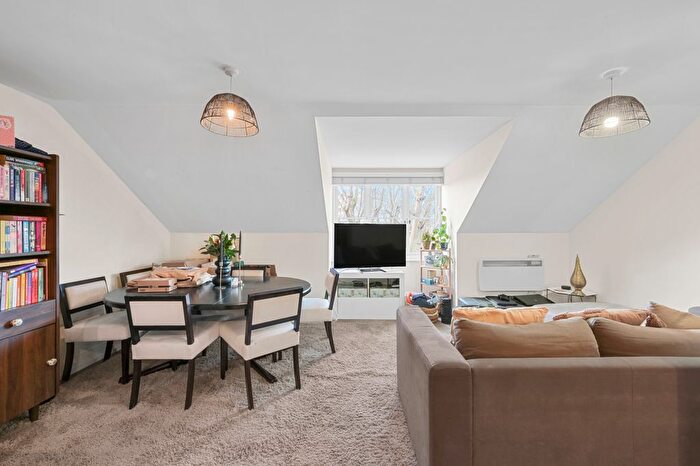 2 Bedroom Flat To Rent In High Path, London, SW19