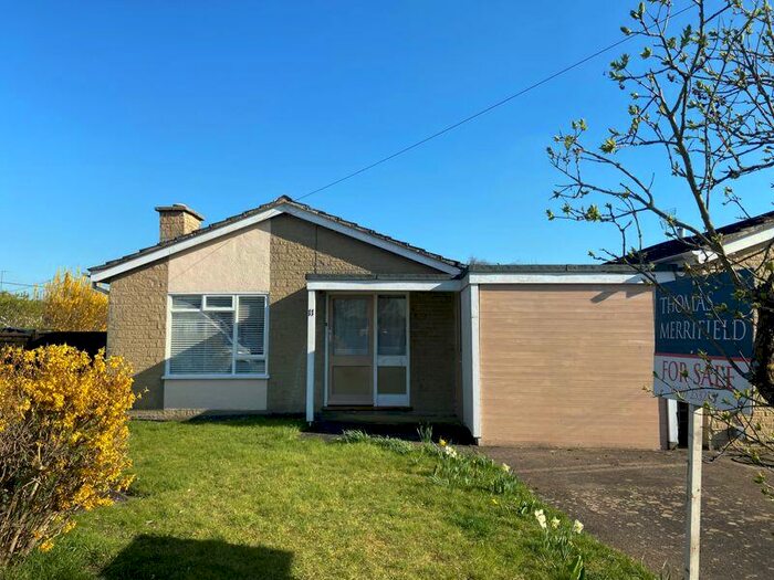 2 Bedroom Detached Bungalow For Sale In Church Close, Fringford, OX27
