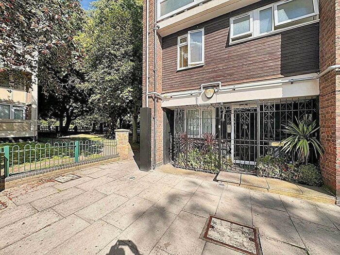 1 Bedroom House Of Multiple Occupation To Rent In Ramsey Street, London, E2