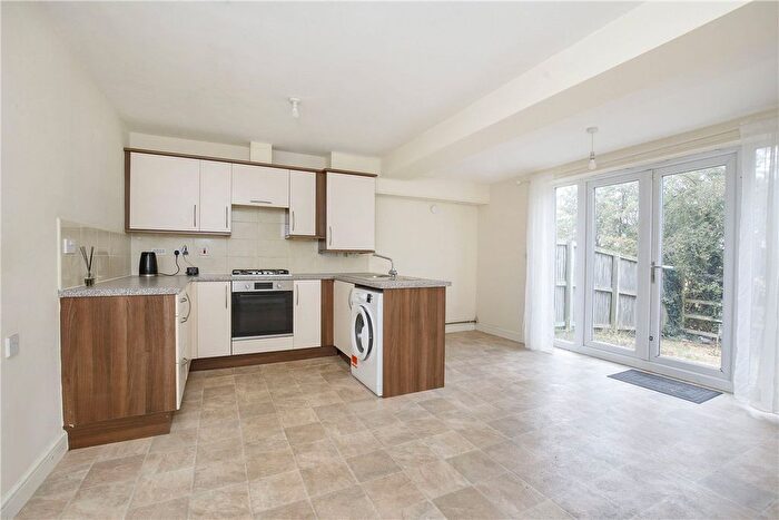 3 Bedroom Semi-Detached House To Rent In Bracken Way, Harworth, Doncaster, Nottinghamshire, DN11