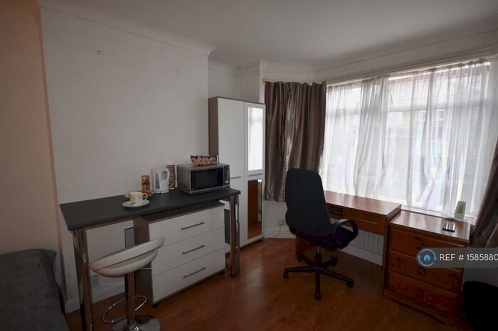 Studio To Rent In Lilac Road, Southampton, SO16
