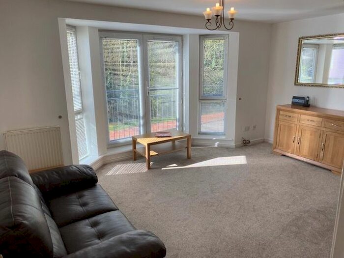 2 Bedroom Flat To Rent In The Slipway, Penarth, CF64