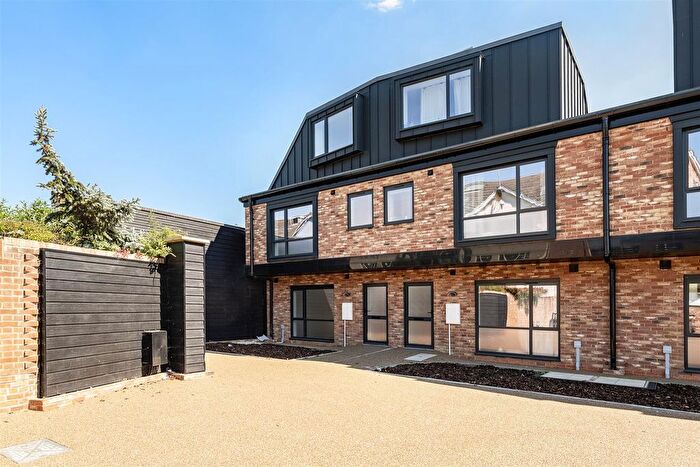 2 Bedroom Town House To Rent In Hatfield Road, St. Albans, AL1