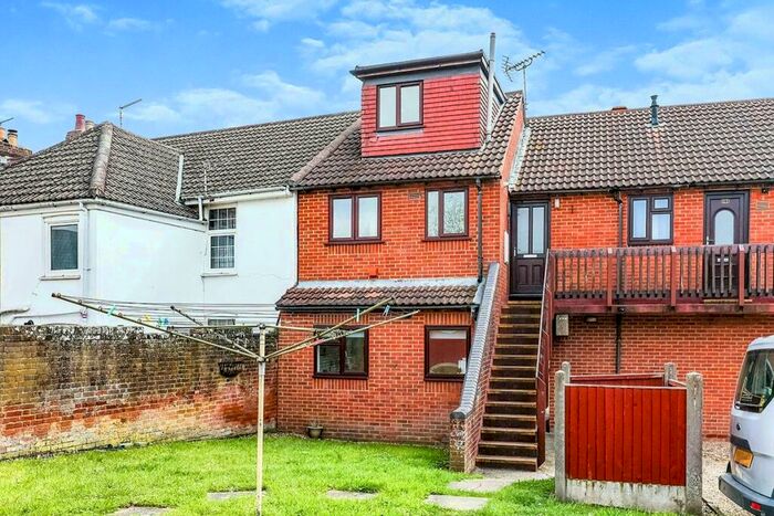 1 Bedroom Flat To Rent In St. Georges Court, Fareham, Hampshire, PO16