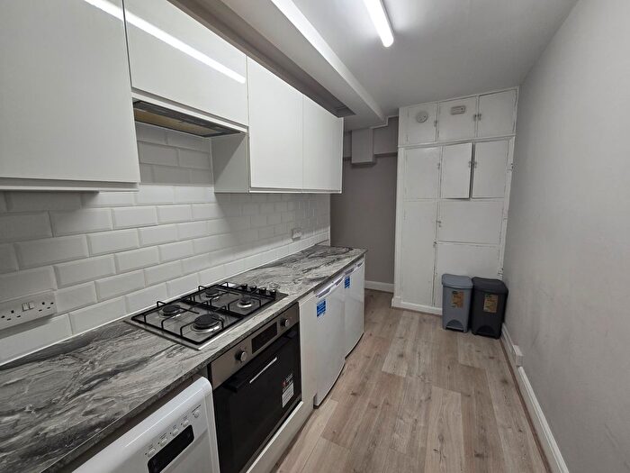 3 Bedroom Flat To Rent In Northwood Hall, Hornsey Lane, Highgate, London, N6