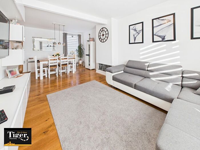 2 Bedroom End Of Terrace House For Sale In Fairway Road, Blackpool, FY4