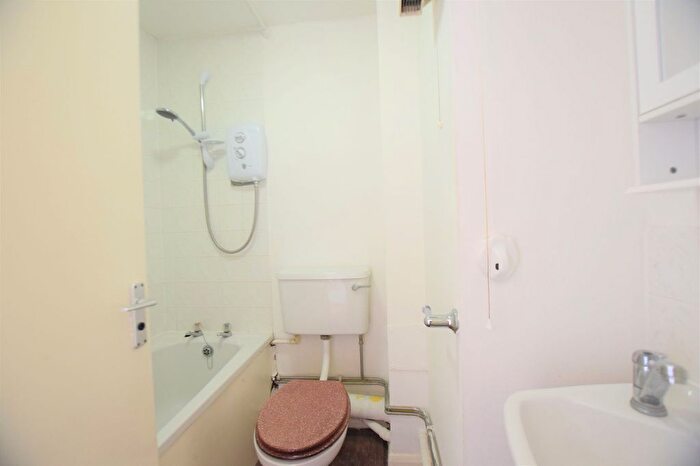 1 Bedroom Flat To Rent In Greenslade Road, Barking, IG11