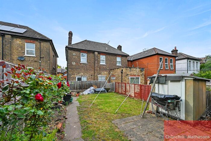 3 Bedroom Maisonette For Sale In St. Albans Road, London, NW10