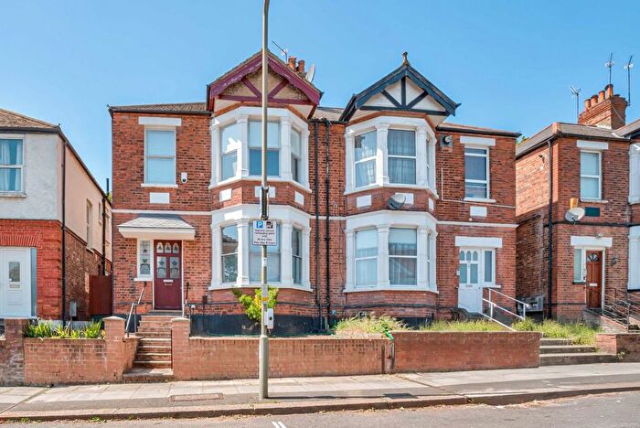 4 Bedroom Semi-detached House For Sale In Sevington Road, London, NW4