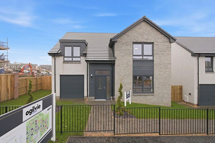 4 Bedroom Detached House For Sale In "Fincastle" Royal Oaks, Dunipace, FK6