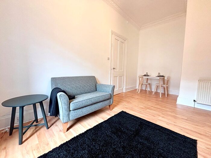 1 Bedroom Flat To Rent In Waverley Street, Glasgow, G41