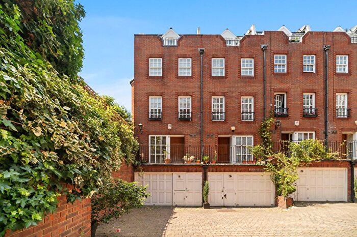 4 Bedroom Property For Sale In Eden Close, Kensington, W8