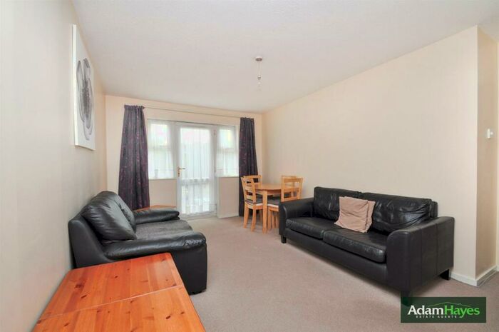 2 Bedroom Apartment To Rent In Vine Lodge, Hutton Grove, N12