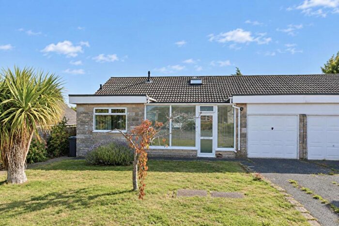 2 Bedroom Semi-Detached Bungalow For Sale In Quiet Cul-de-sac * Lake, PO36