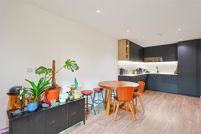 1 Bedroom Property To Rent In East Drive, Colindale, London, NW9