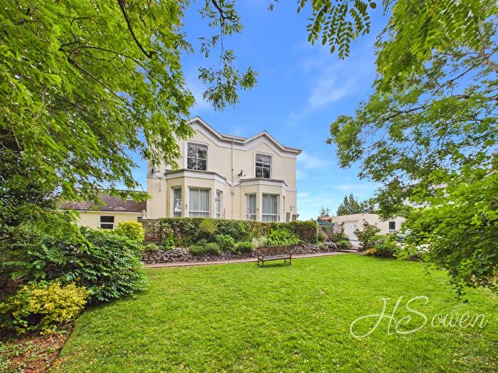 2 Bedroom Flat For Sale In St. Lukes Road North, Torquay, TQ2