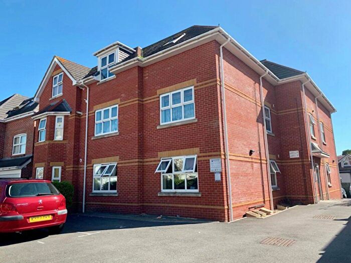 2 Bedroom Flat To Rent In Southcote Road, Springboune, BH1