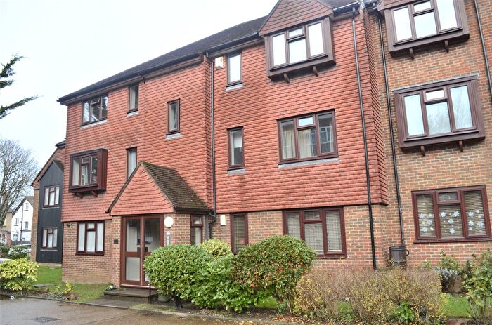 2 Bedroom Flat To Rent In Holmwood Gardens, Wallington, SM6