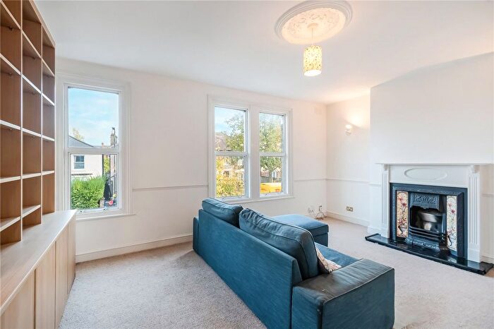 3 Bedroom Flat To Rent In Barry Road, East Dulwich, London, SE22