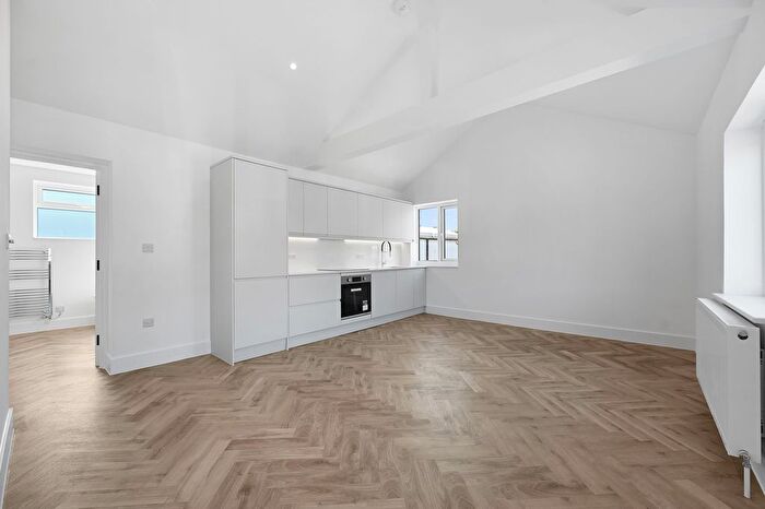 1 Bedroom Flat To Rent In High Street, Banstead, SM7