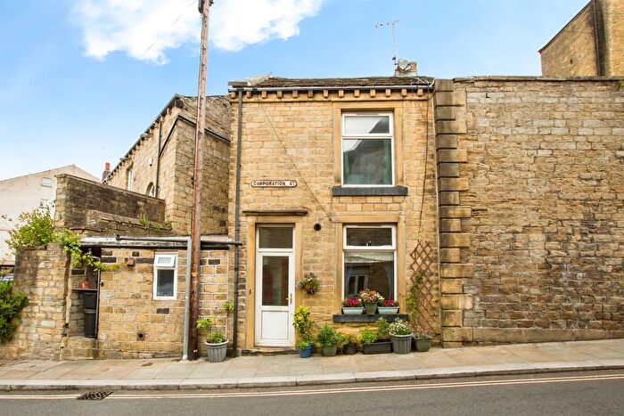 2 Bedroom Terraced House For Sale In Corporation Street, Sowerby Bridge, HX6
