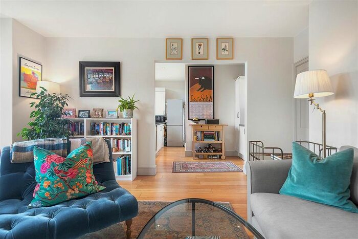 2 Bedroom Flat To Rent In Cavendish Road, London, SW12