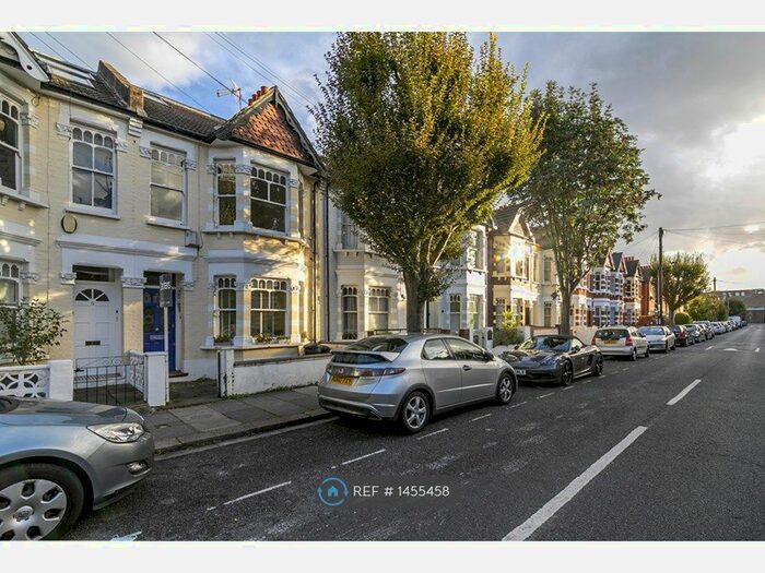 3 Bedroom Flat To Rent In Parfrey Street, London, W6