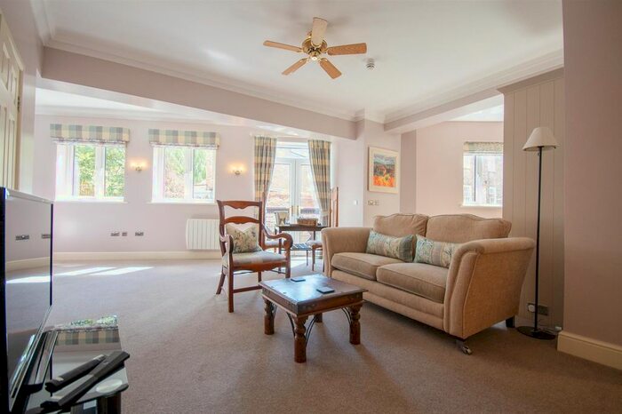 1 Bedroom Flat To Rent In Franklins Yard, Fossgate, York, YO1