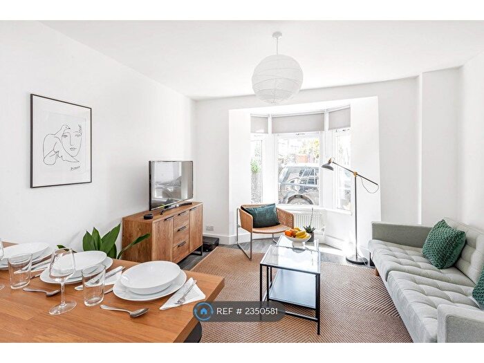 3 Bedroom Maisonette To Rent In Fairleigh Road, Cardiff, CF11