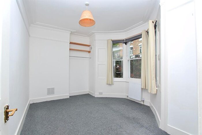 1 Bedroom Flat To Rent In Alvington Crescent, E8