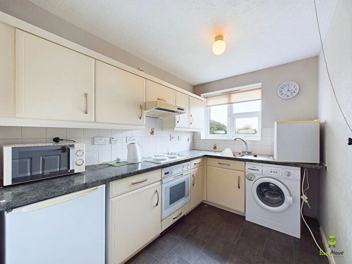 2 Bedroom Flat For Sale In Court Lodge, Erith Road, Belvedere, Kent, DA17