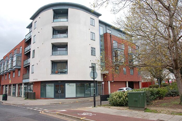 2 Bedroom Flat For Sale In Thompson Court, Broomfield Road, CM1