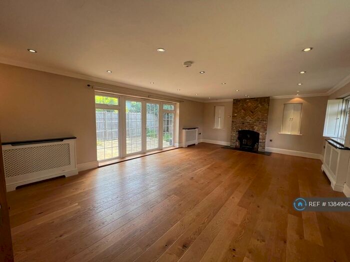 6 Bedroom Bungalow To Rent In Woodhurst Lane, Oxted, RH8