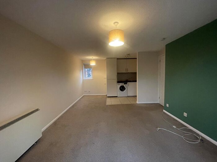 1 Bedroom Apartment To Rent In Castle Gardens, Nottingham, NG7