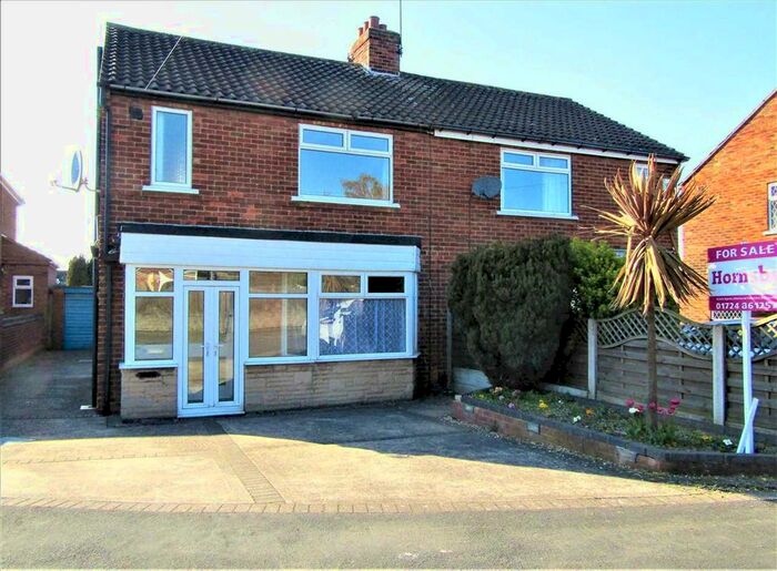 3 Bedroom Semi-Detached House To Rent In Hartshead Avenue, Scunthorpe, DN15