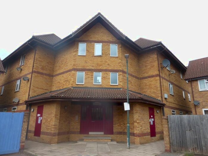 1 Bedroom Flat To Rent In Columbus Square, Erith, DA8