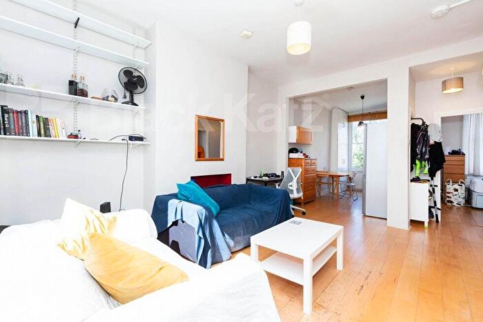 2 Bedroom Flat To Rent In Hartham Road, Hillmarton Conservation Area, N7