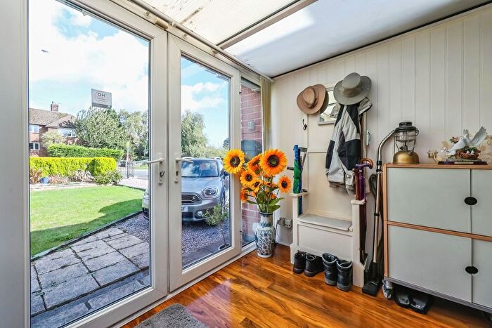 2 Bedroom Bungalow For Sale In Ladybrook Lane, Mansfield, Nottinghamshire, NG18