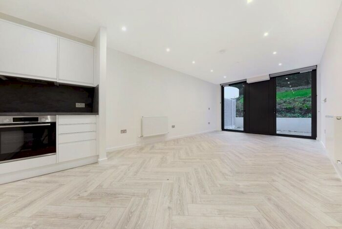 1 Bedroom Apartment To Rent In Avenue Heights, Highgate, N6