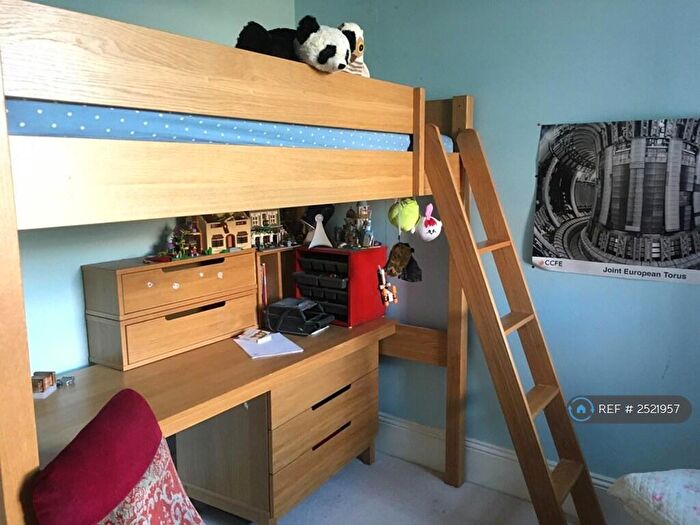 3 Bedroom Maisonette To Rent In Old Park Avenue, London, SW12