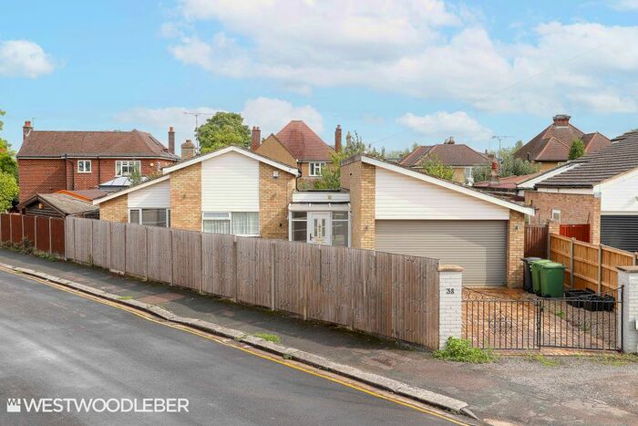 4 Bedroom Detached Bungalow To Rent In St. Michaels Road, Broxbourne, EN10