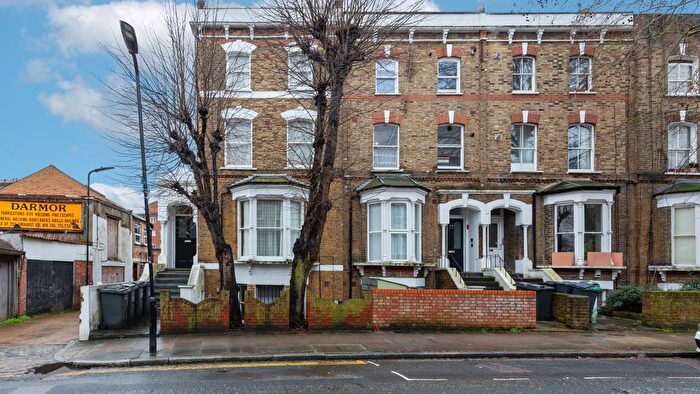 2 Bedroom Flat For Sale In Farleigh Road, London, N16