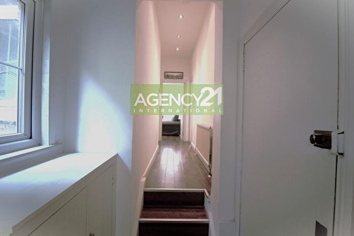 2 Bedroom Flat For Sale In Crewdson Rd, London, SW9