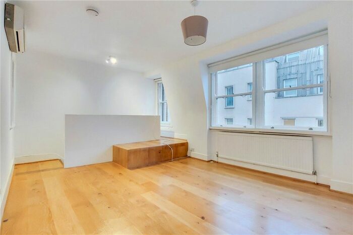 2 Bedroom Flat To Rent In James Street, Marylebone, London, W1U