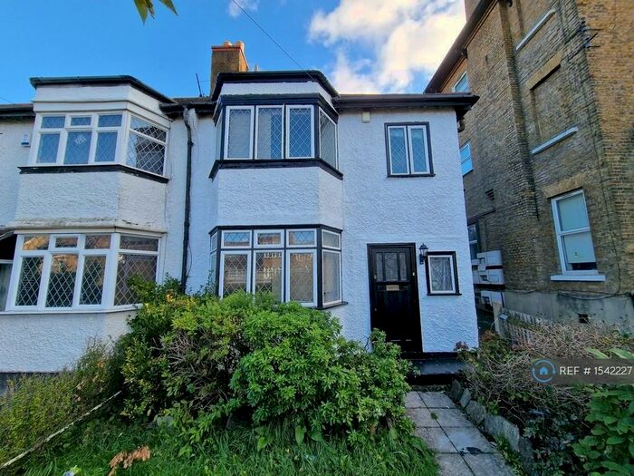 3 Bedroom End Of Terrace House To Rent In Deanfield Gardens, Croydon, CR0