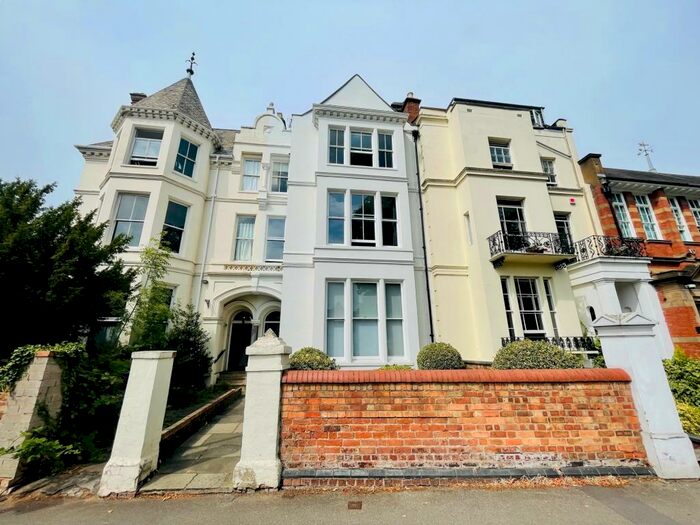 1 Bedroom Flat To Rent In Holly Walk, Leamington Spa, CV32