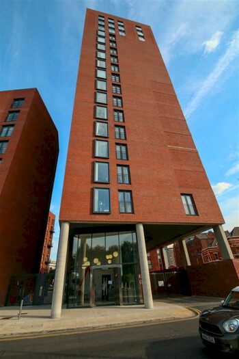 2 Bedroom Apartment To Rent In Alto Block B, Sillavan Way, Salford, M3