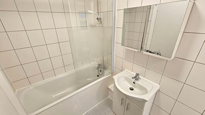 1 Bedroom Flat To Rent In Empire Way, Wembley Park, HA9