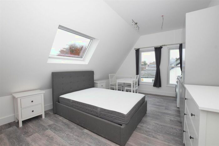 Studio To Rent In Cedar Road, Sutton SM2